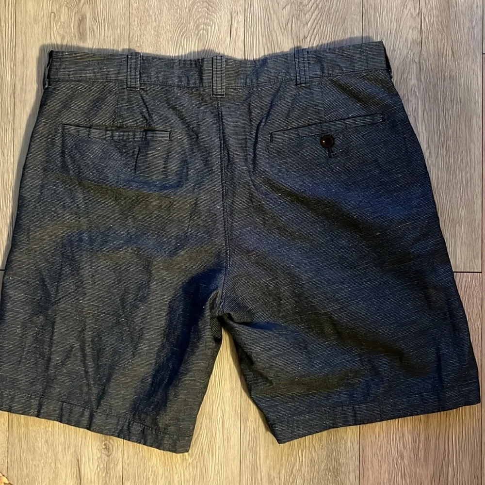 J. Crew Baird McNutt Irish Linen Blue Gray Striped Flat Front Shorts Size 34